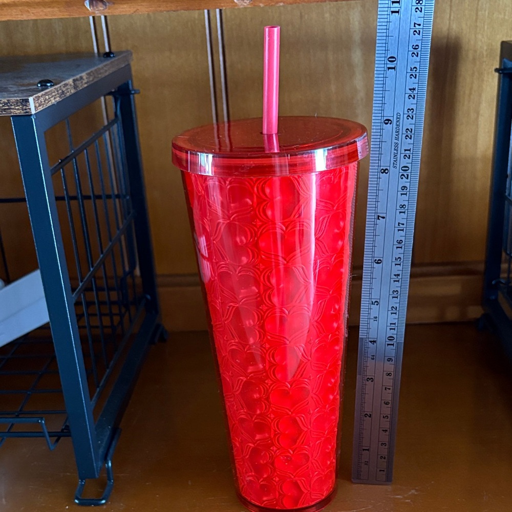 Starbucks Valentine's Tumbler Embossed Hearts 2019 EUC 24fl oz with straw - Picture 12 of 12